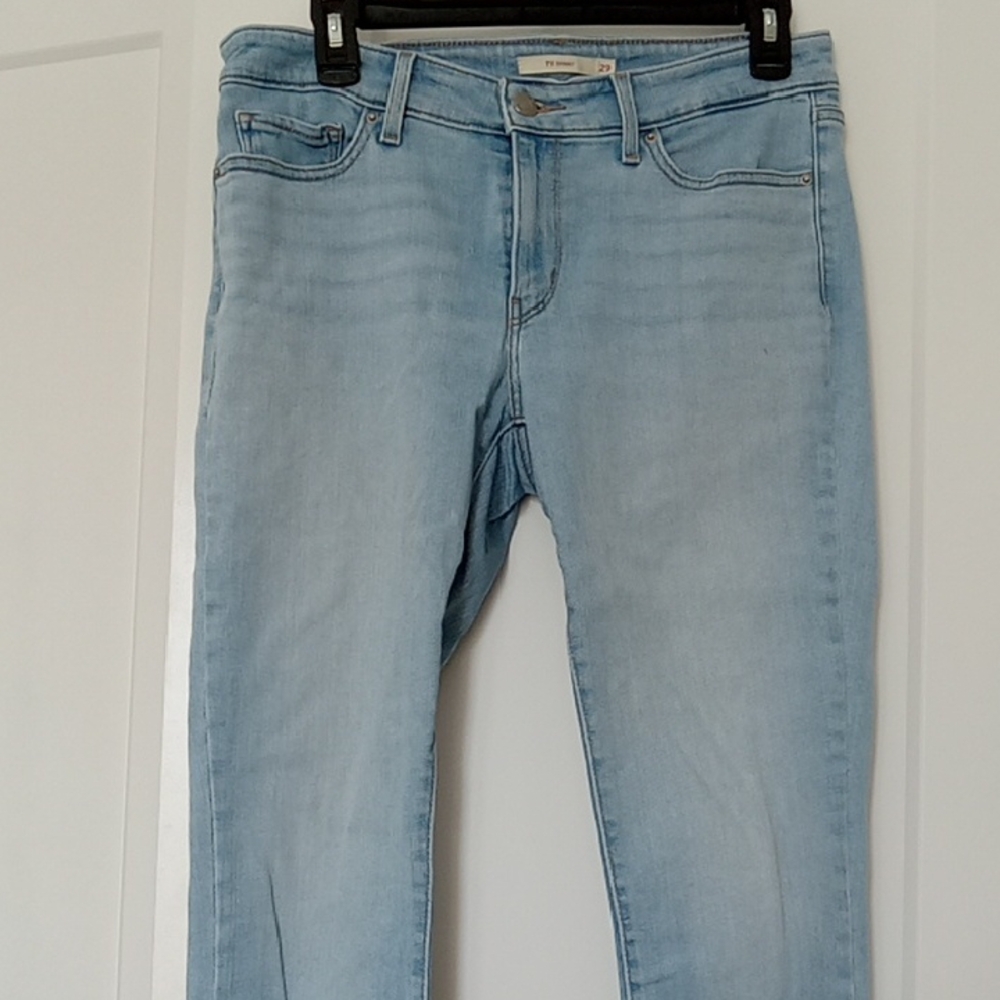Levi 711 skinny jean